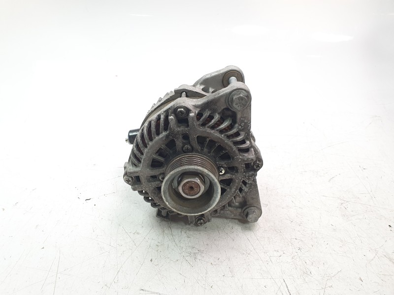 Recambio de alternador para land rover range rover velar 2.0 turbo cat referencia OEM IAM GX7310300BF  