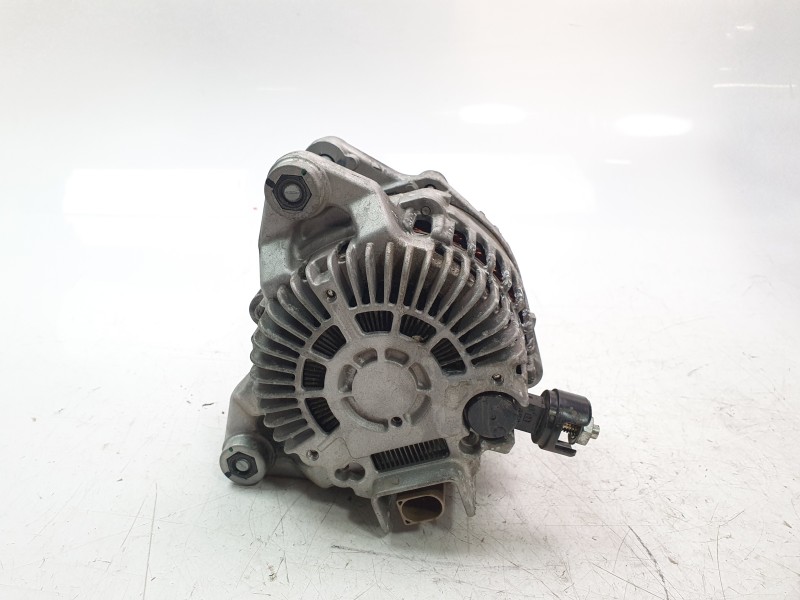 Recambio de alternador para land rover range rover velar 2.0 turbo cat referencia OEM IAM GX7310300BF  