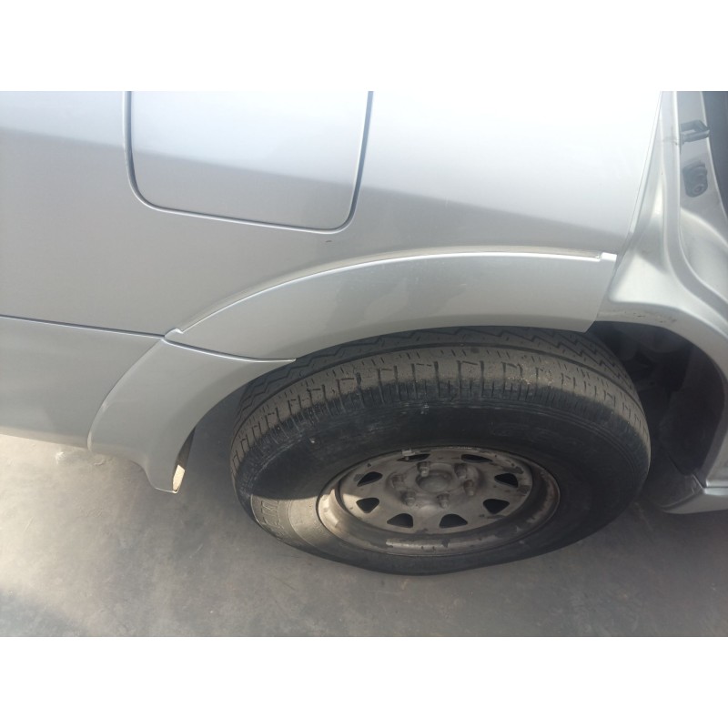 Recambio de aletin trasero derecho para mitsubishi montero iii (v7_w, v6_w) 3.2 di-d (v68w, v78w) referencia OEM IAM   