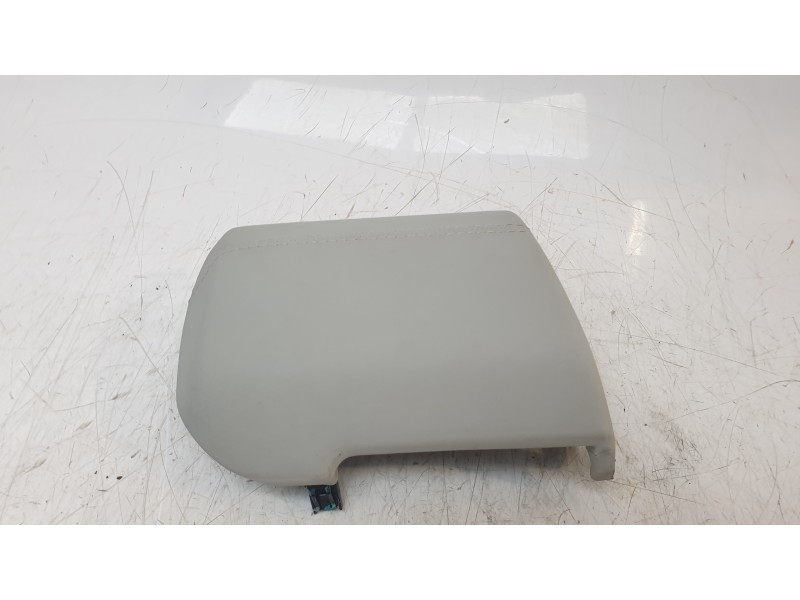 Recambio de moldura para land rover discovery sport hse referencia OEM IAM FK7204304AB  