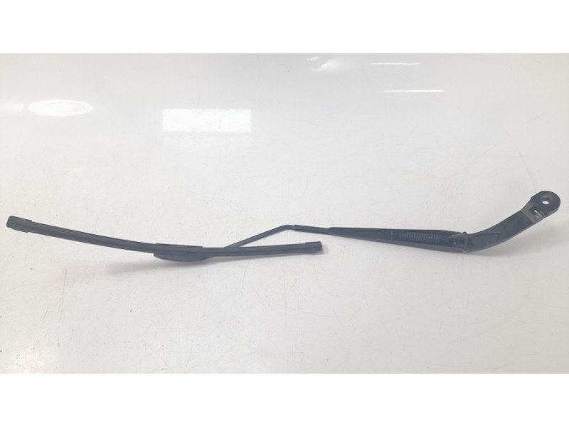 Recambio de brazo limpia delantero izquierdo para land rover discovery sport hse referencia OEM IAM LR082684  