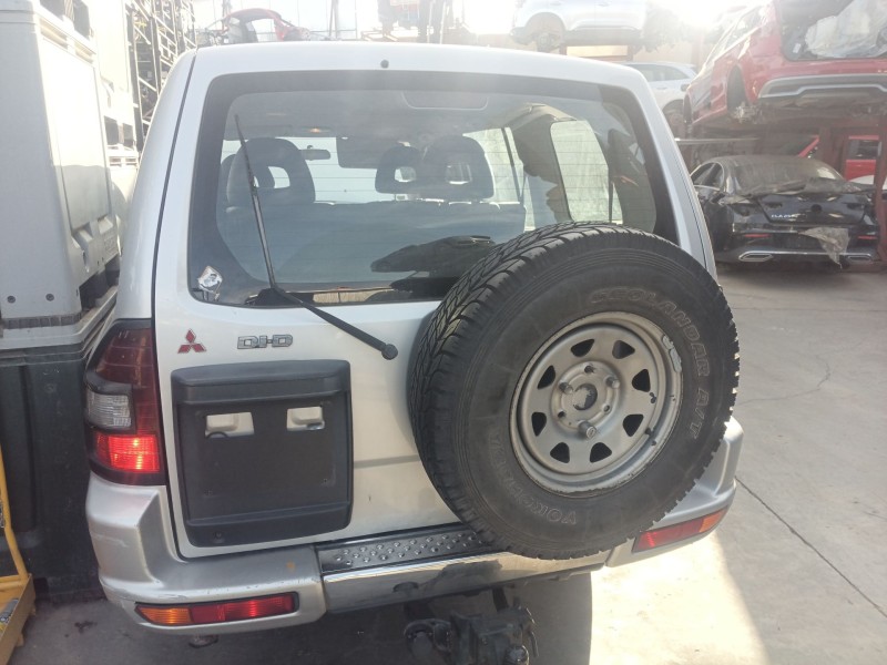 Recambio de porton trasero para mitsubishi montero iii (v7_w, v6_w) 3.2 di-d (v68w, v78w) referencia OEM IAM   