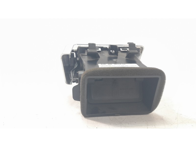 Recambio de aireador derecho para land rover discovery sport hse referencia OEM IAM FK72018B09  