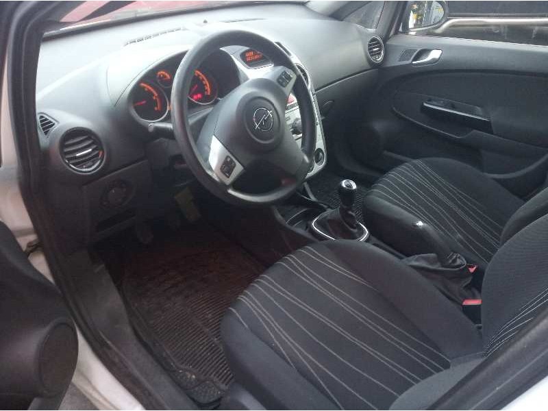 opel corsa d del año 2009