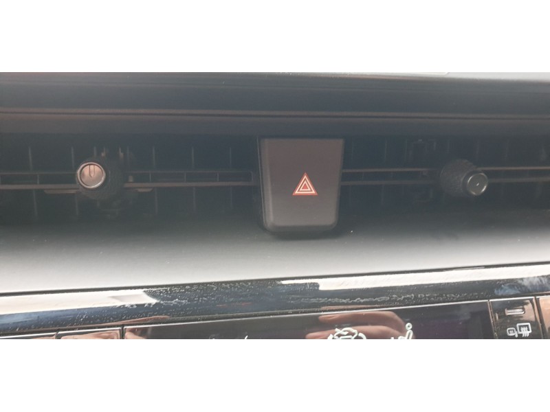 Recambio de warning para toyota c-hr hybrid active referencia OEM IAM 84332F4100  