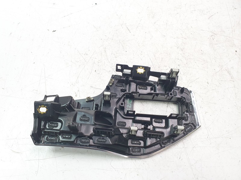 Recambio de moldura para audi q3 sportback (f3n) 35 tdi referencia OEM IAM 83B853189  