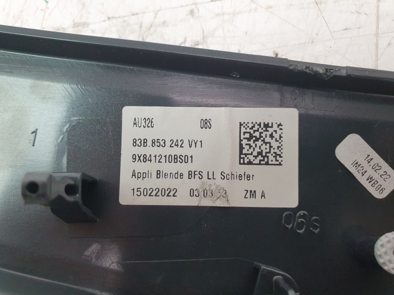Recambio de moldura para audi q3 sportback (f3n) 35 tdi referencia OEM IAM 83B853242  