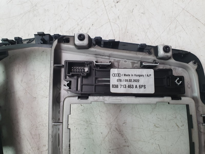 Recambio de moldura para audi q3 sportback (f3n) 35 tdi referencia OEM IAM 83B864260  