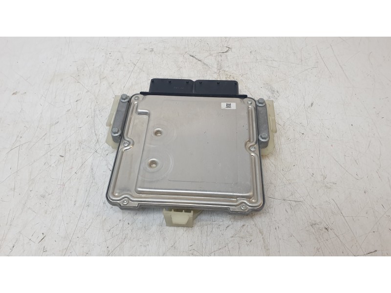 Recambio de centralita motor uce para land rover discovery sport hse referencia OEM IAM GX7312C520FAF  