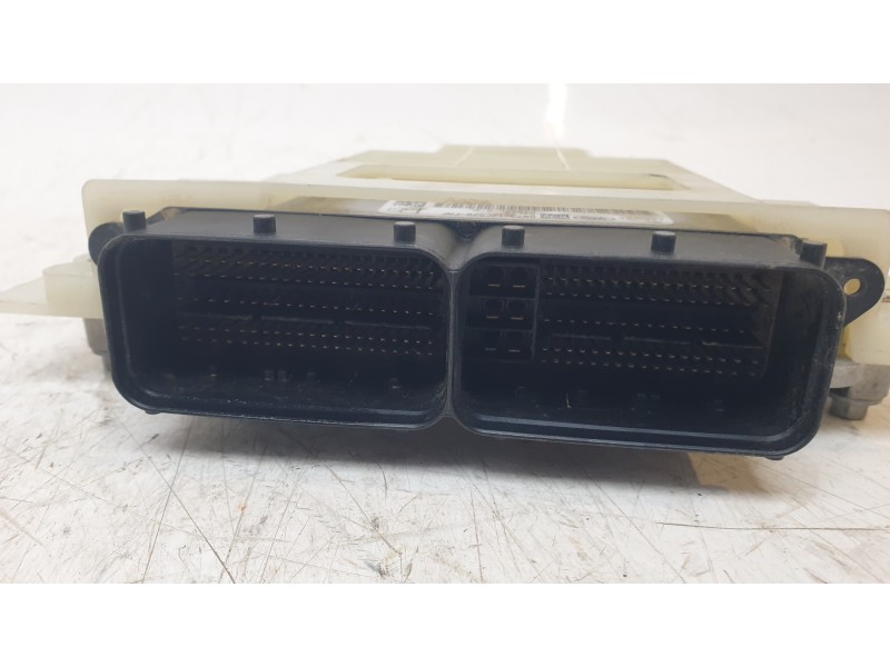 Recambio de centralita motor uce para land rover discovery sport hse referencia OEM IAM GX7312C520FAF  