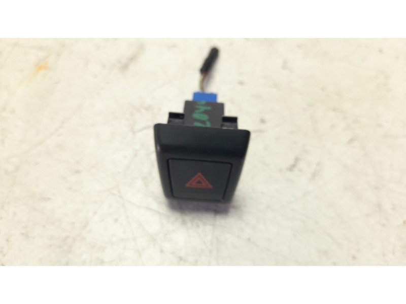 Recambio de warning para seat arona fr referencia OEM IAM   