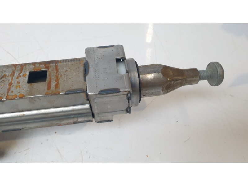 Recambio de columna direccion para land rover range rover velar 2.0 turbo cat referencia OEM IAM HX733C529DB  