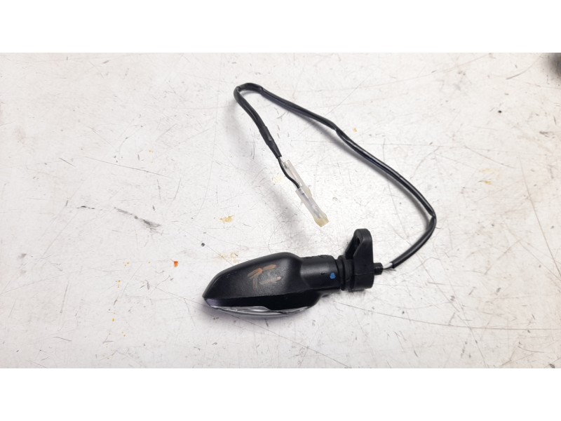 Recambio de piloto trasero izquierdo para triumph street triple 765 rs street triple 765 rs referencia OEM IAM T2700849  