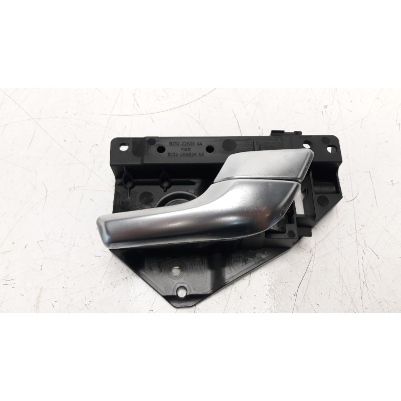 Recambio de maneta interior delantera derecha para land rover evoque 2.0 turbo cat referencia OEM IAM BJ3222600AA BJ32266B34AA 