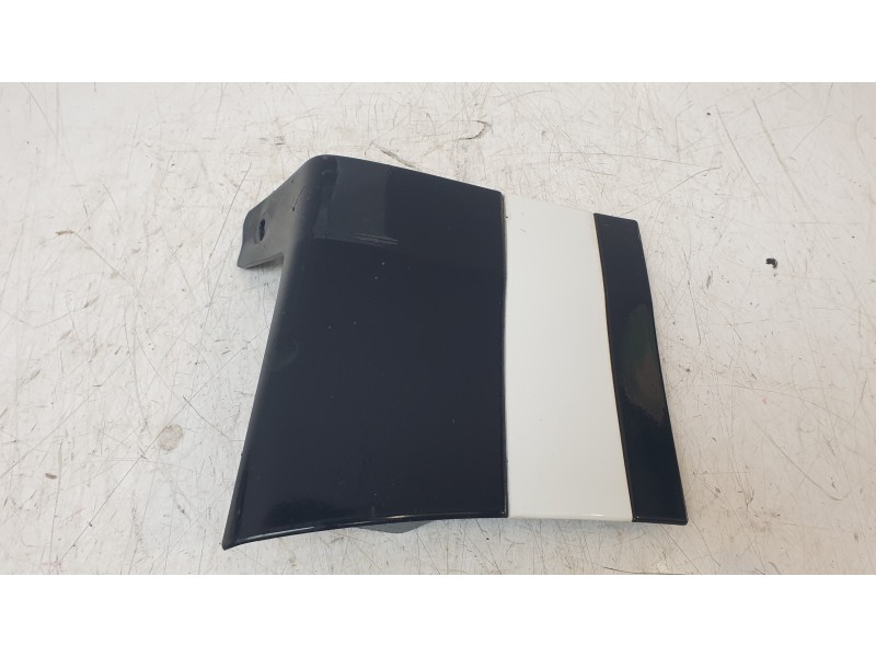 Recambio de moldura para land rover range rover velar 2.0 turbo cat referencia OEM IAM J8A216165A  