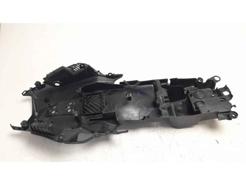 Recambio de guardabarros trasero para honda cb 500f referencia OEM IAM 80104MKPJ00  