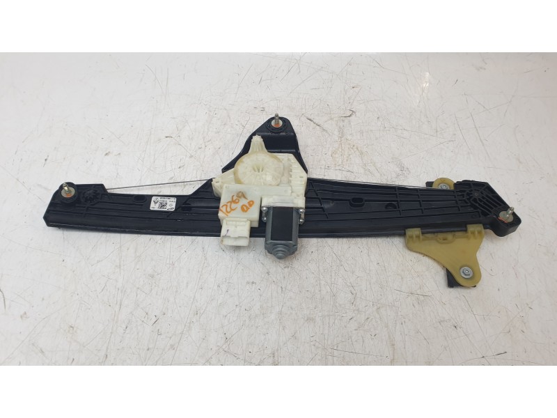 Recambio de elevalunas delantero derecho para renault clio v (b7_) 1.0 lpg (b7mt) referencia OEM IAM 807201776R  