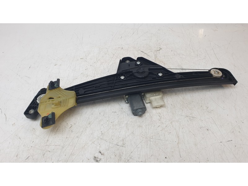 Recambio de elevalunas delantero derecho para renault clio v (b7_) 1.0 lpg (b7mt) referencia OEM IAM 807201776R  