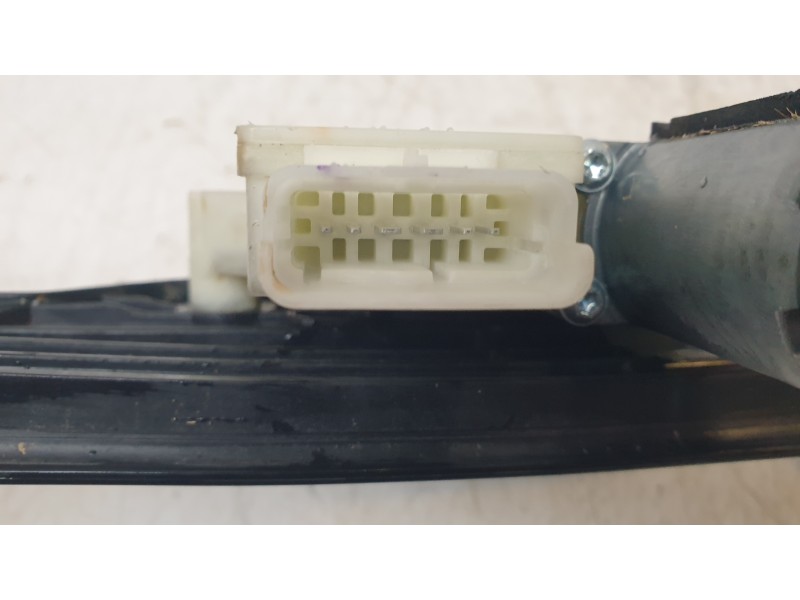 Recambio de elevalunas delantero derecho para renault clio v (b7_) 1.0 lpg (b7mt) referencia OEM IAM 807201776R  