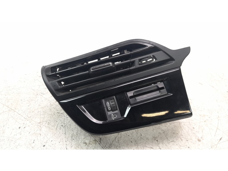 Recambio de aireador izquierdo para citroen c4 picasso origins referencia OEM IAM 967797647A  