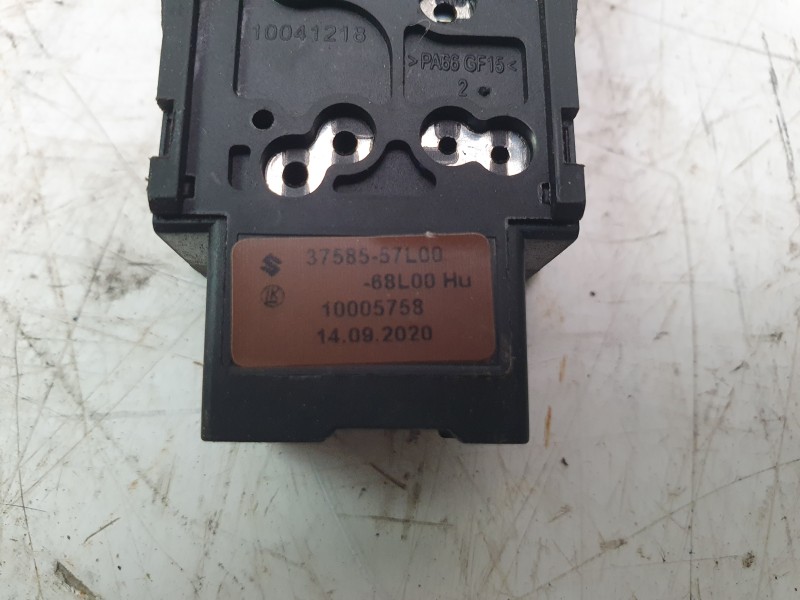 Recambio de interruptor para suzuki vitara 1.5 strong hybrid gle 2wd referencia OEM IAM 3758557L00  