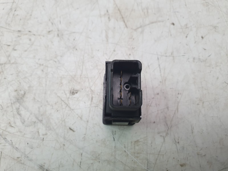 Recambio de interruptor para suzuki vitara 1.5 strong hybrid gle 2wd referencia OEM IAM 3769053S00  