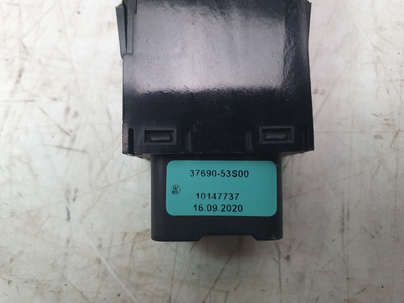 Recambio de interruptor para suzuki vitara 1.5 strong hybrid gle 2wd referencia OEM IAM 3769053S00  