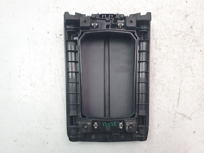 Recambio de apoyabrazos central para renault austral techno referencia OEM IAM 969207238R  