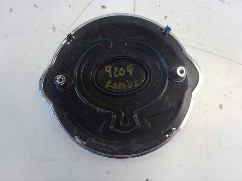 Recambio de molduras traseras para ssangyong rodius 2.0 td cat referencia OEM IAM   