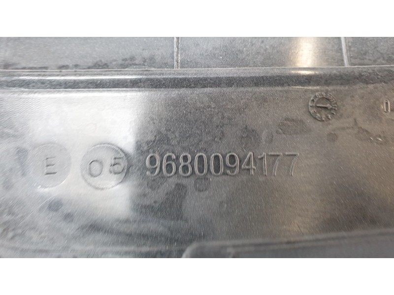 Recambio de rejilla delantera para citroën c3 i (fc_, fn_) 1.6 16v hdi referencia OEM IAM 9680094177  9653053777  