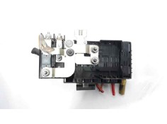 CAJA RELES / FUSIBLES A2465402050 