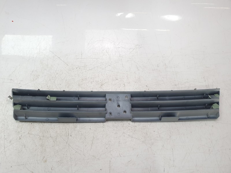 Recambio de rejilla delantera para peugeot 205 i (741a/c) 1.0 referencia OEM IAM 9252417680  
