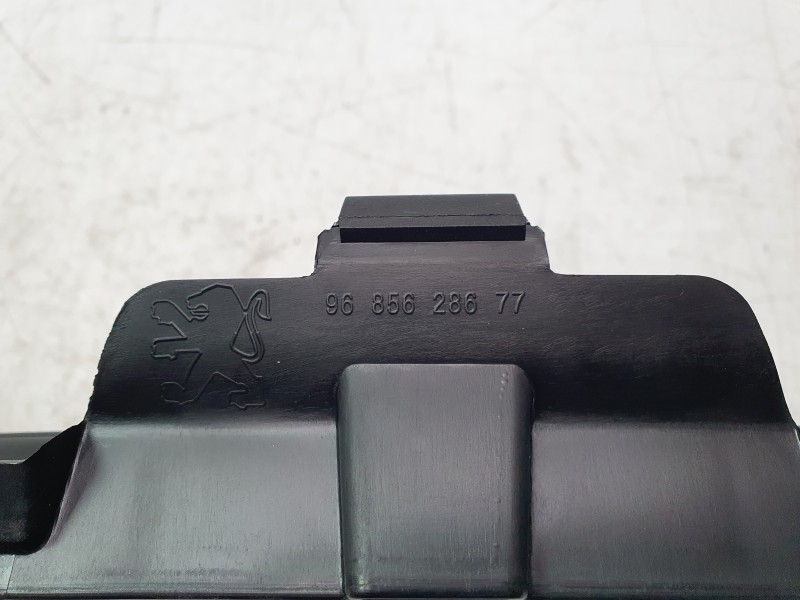 Recambio de rejilla delantera para peugeot 3008 i monospace (0u_) 1.6 vti referencia OEM IAM 9685628677  