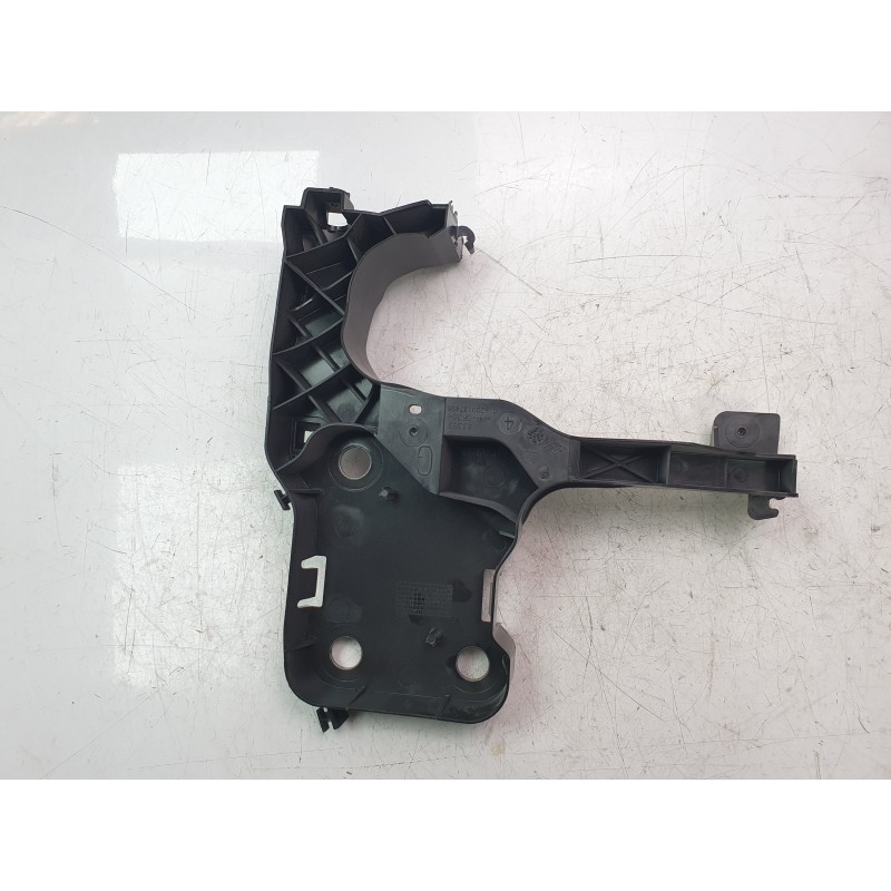 Recambio de soporte faro izquierdo para renault megane ii sedán (lm0/1_) 1.9 dci referencia OEM IAM 8200137495 109193881 RN42034