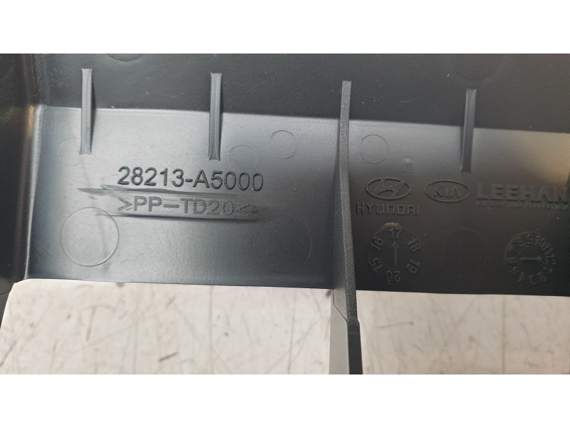 Recambio de canalizador de aire para hyundai i30 (fd) 1.6 referencia OEM IAM 28213A5000  
