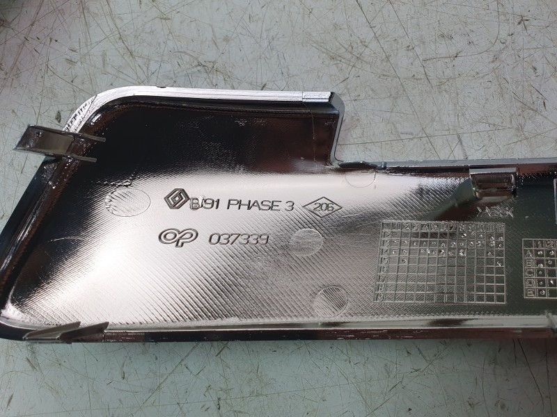 Recambio de moldura para renault laguna iii (bt0/1) 2.0 16v turbo referencia OEM IAM 620722387R  