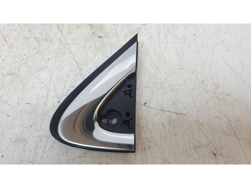 Recambio de moldura para renault kadjar (ha_, hl_) 1.3 tce 140 referencia OEM IAM 638755657R  