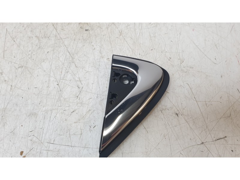 Recambio de moldura para renault kadjar (ha_, hl_) 1.3 tce 140 referencia OEM IAM 638755657R  