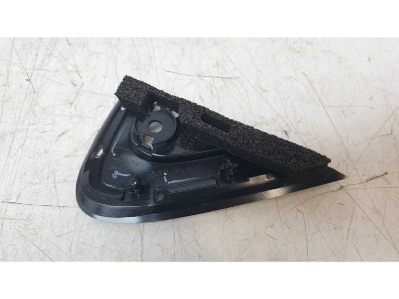 Recambio de moldura para renault kadjar (ha_, hl_) 1.3 tce 140 referencia OEM IAM 638755657R  