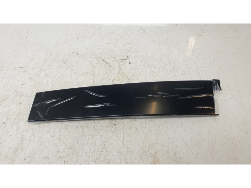 Recambio de moldura para ford focus iii 1.6 tdci econetic referencia OEM IAM BM51A20898  