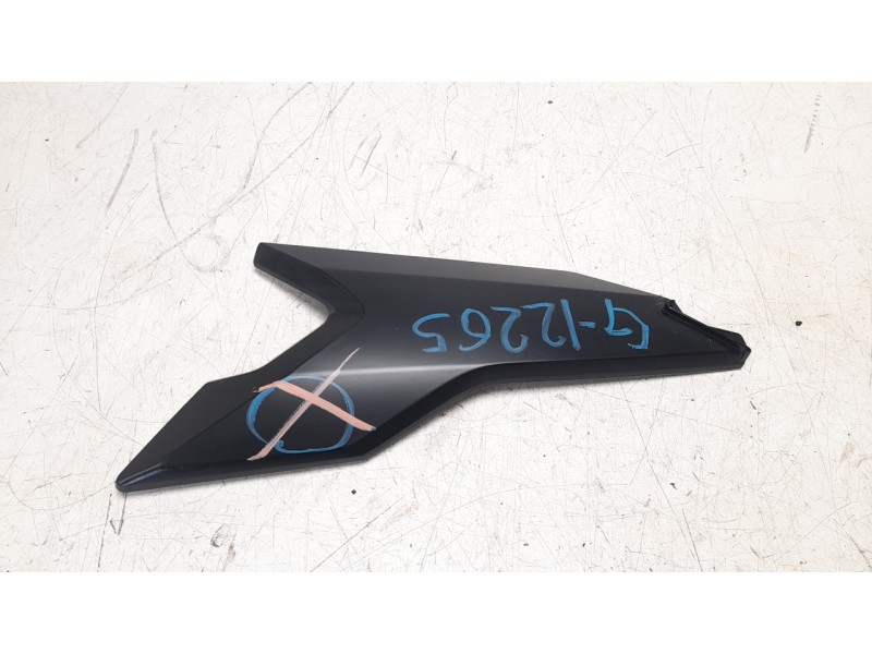 Recambio de moldura para bmw c c 400 x referencia OEM IAM 46638388930  