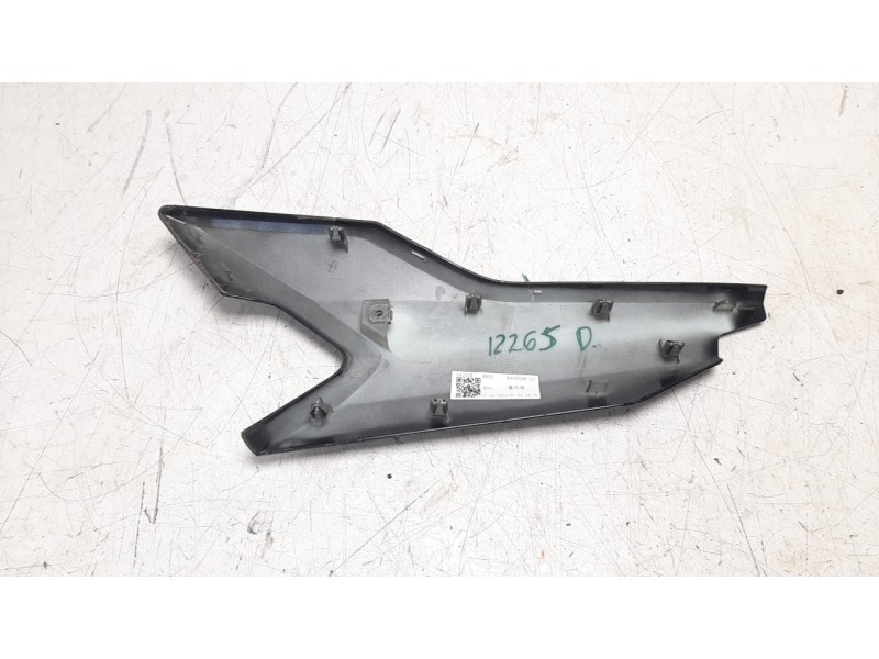 Recambio de moldura para bmw c c 400 x referencia OEM IAM 46638388930  