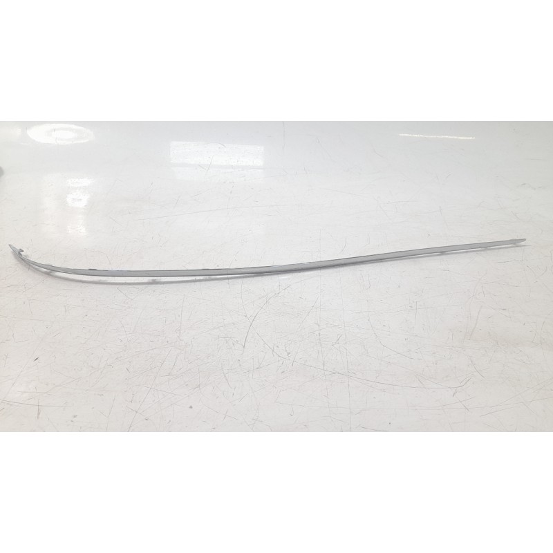 Recambio de moldura paragolpe trasera para mercedes-benz clase e (w211) e 240 (211.061) referencia OEM IAM 815800000  