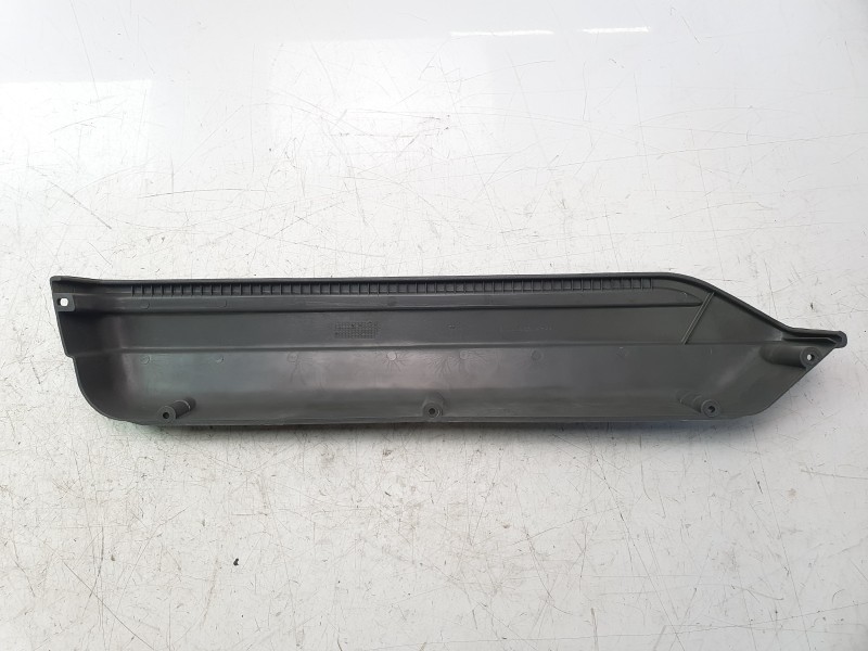 Recambio de moldura puerta delantera derecha para peugeot 205 i (741a/c) 1.0 referencia OEM IAM 931861 9252732877D 