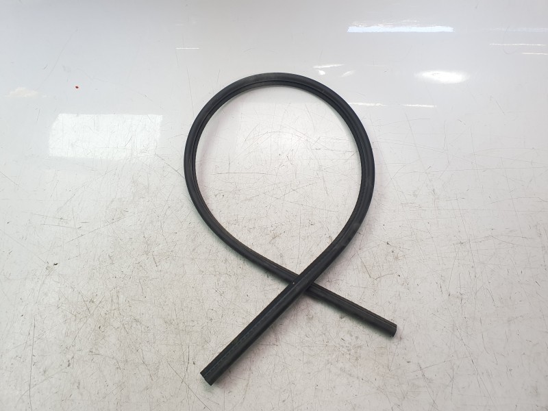 Recambio de gomas contorno puerta para fiat tipo sedán (356_, 357_) 1.4 (356sxa1b) referencia OEM IAM 0051982582 68326362AA 