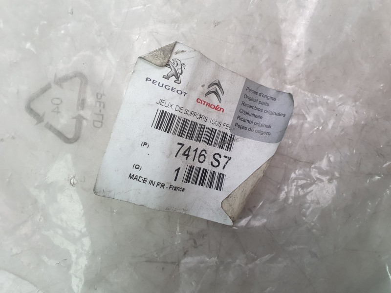 Recambio de soporte paragolpes trasero derecho para citroën ds3 (sa_) 1.6 racing referencia OEM IAM 7416S7 09683742980 