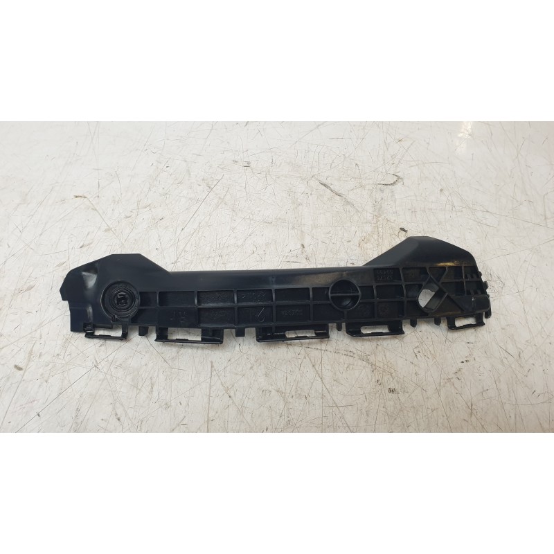 Recambio de soporte paragolpes trasero derecho para toyota yaris (_p13_) 1.5 hybrid (nhp130_) referencia OEM IAM 525760D450 1089