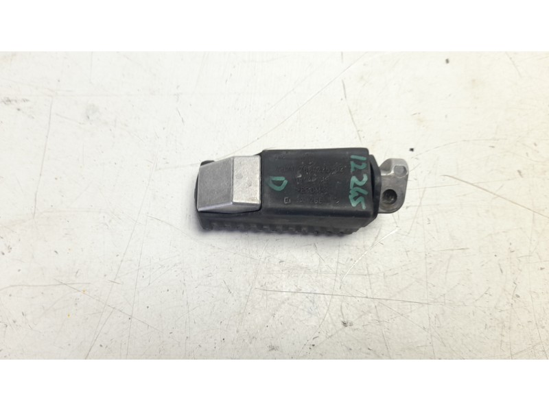 Recambio de estribo lateral para bmw c c 400 x referencia OEM IAM 46718558604  