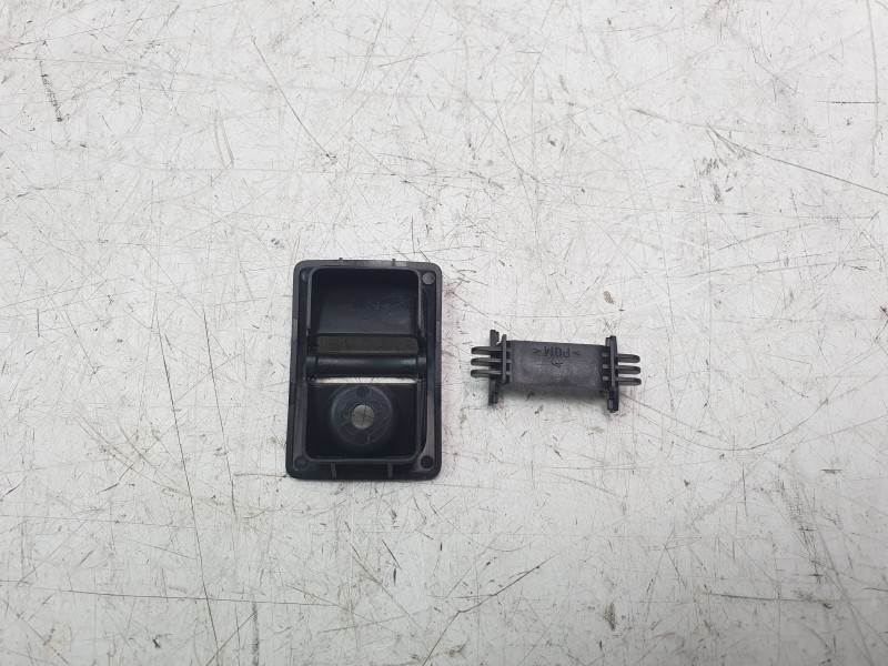 Recambio de moldura para volkswagen passat b6 (3c2) 2.0 tdi referencia OEM IAM 3C5863523A  