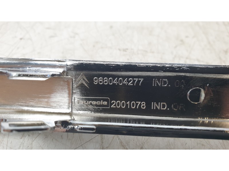 Recambio de molduras delanteras para citroën c4 picasso i monospace (ud_) 1.8 i 16v referencia OEM IAM 9680404377  